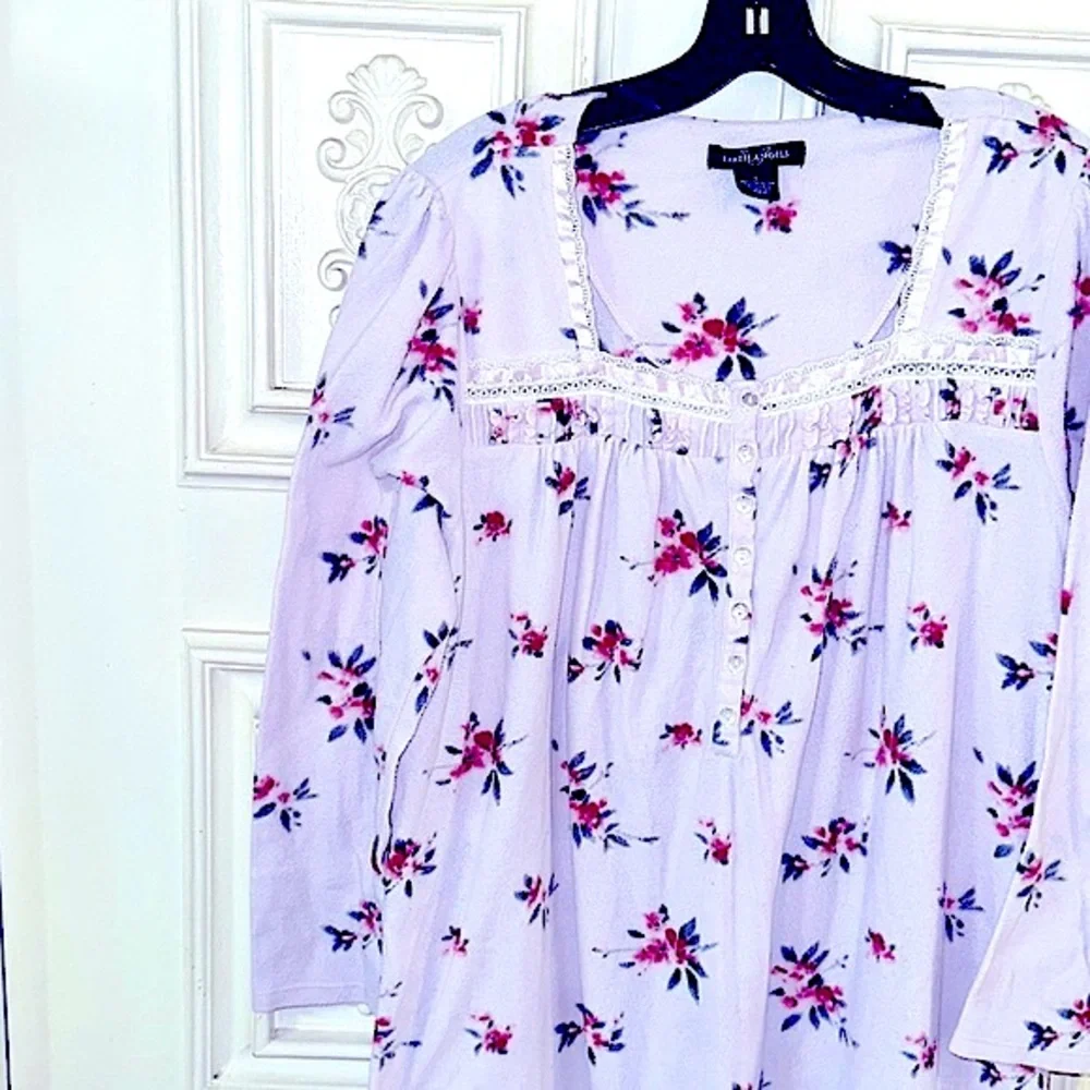 Vintage:Cozy Sweet Pink Floral Print Long Sleeve Nightgown By “Earth Angel’s” LG